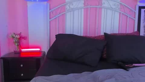 Snapshot of liah_grey8 chatting on 10-16-25, 09:49 ---Liah--- online show from 10-16-25, 09:49