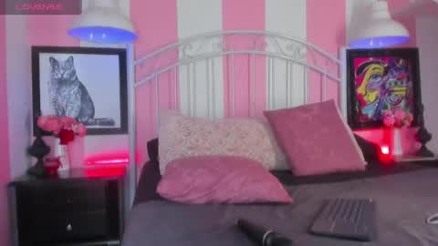 Snapshot of liah_grey8 chatting on 04-25-26, 10:07 ---Liah--- online show from 04-25-26, 10:07