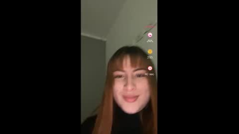 Snapshot of liahferrerr chatting on 10-27-25, 11:20 Liah Ferrer online show from 10-27-25, 11:20