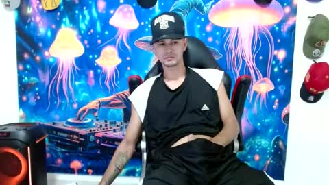 Snapshot of liam_andres12 chatting on 07-07-26, 10:14 Andres online show from 07-07-26, 10:14
