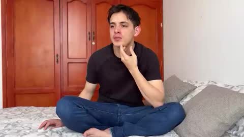 Snapshot of liam_enzho chatting on 03-20-26, 06:02 Liam online show from 03-20-26, 06:02