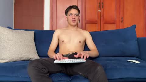 Snapshot of liam_enzho chatting on 04-21-26, 02:56 Liam online show from 04-21-26, 02:56