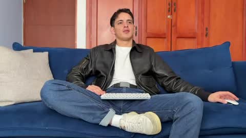 Snapshot of liam_enzho chatting on 04-22-26, 02:07 Liam online show from 04-22-26, 02:07