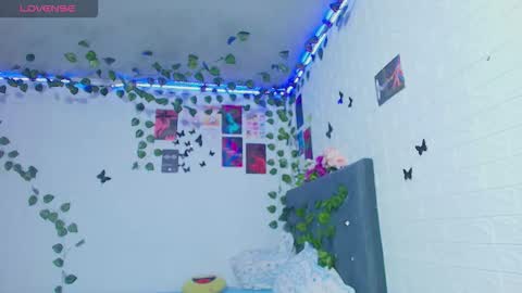 liam_honey18 online show from 10-29-25, 09:49