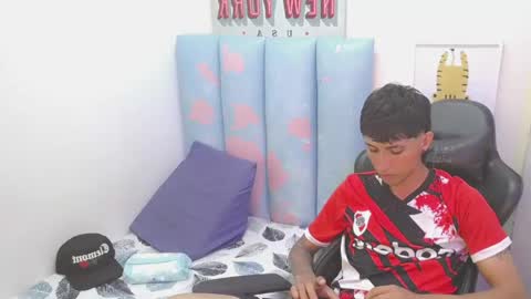 Snapshot of liam_play chatting on 05-22-26, 10:04 LIAM online show from 05-22-26, 10:04