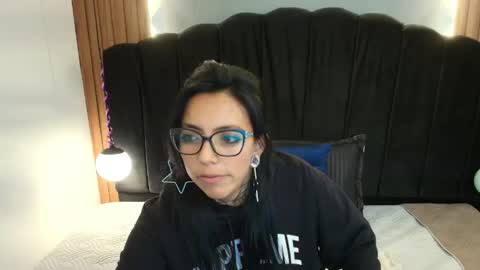 L I A M O N R O E online show from 05-21-26, 12:01