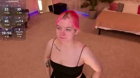Snapshot of liana_blush chatting on 07-20-26, 06:10 Liana online show from 07-20-26, 06:10