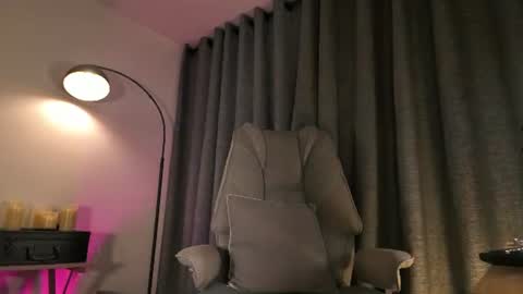Snapshot of lianewhite chatting on 06-16-26, 02:03 lianewhite online show from 06-16-26, 02:03