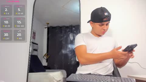 Snapshot of lianfox_ chatting on 06-13-26, 12:25 lianfox_ online show from 06-13-26, 12:25