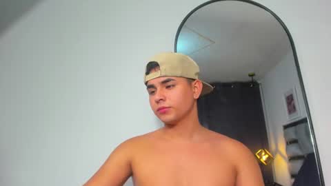 Snapshot of lianfox_ chatting on 06-15-26, 01:35 lianfox_ online show from 06-15-26, 01:35