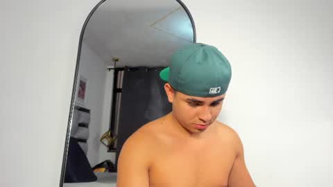 Snapshot of lianfox_ chatting on 07-06-26, 12:35 lianfox_ online show from 07-06-26, 12:35