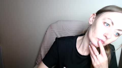 Snapshot of liasais_ chatting on 06-08-26, 11:54 Lia online show from 06-08-26, 11:54