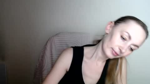 Snapshot of liasais_ chatting on 06-24-26, 12:04 Lia online show from 06-24-26, 12:04