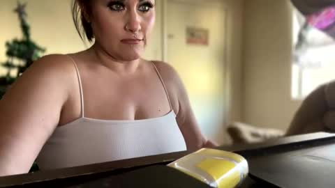 AllieAustyn online show from 12-18-24, 08:36