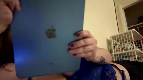 AllieAustyn online show from 02-24-25, 08:38