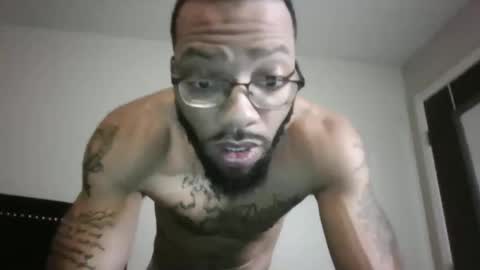 Snapshot of liightskinlover chatting on 11-06-25, 05:36 liightsinlover online show from 11-06-25, 05:36