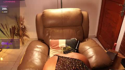 Snapshot of lil_kxx chatting on 04-18-26, 01:09 Miss K online show from 04-18-26, 01:09