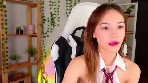 Snapshot of lilcatalia chatting on 06-29-26, 04:52 Hi im Yuki online show from 06-29-26, 04:52
