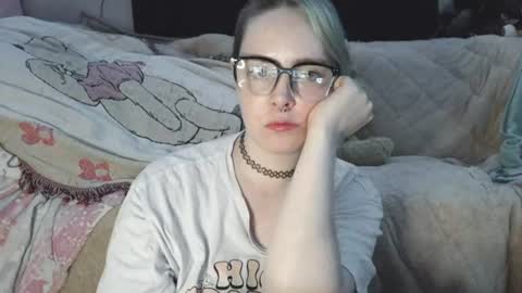 Snapshot of lilemmy1999 chatting on 07-16-26, 01:44 emily ryanson online show from 07-16-26, 01:44