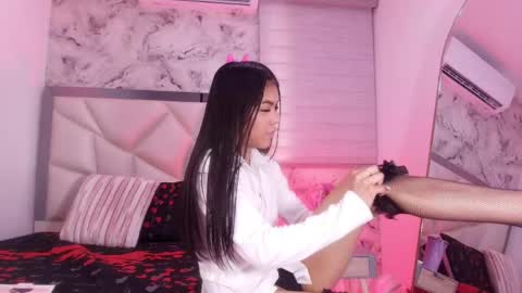 Snapshot of lili_jhonson chatting on 04-18-26, 11:58 Lily online show from 04-18-26, 11:58