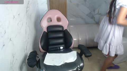 lili_mint_tf online show from 04-18-26, 03:54