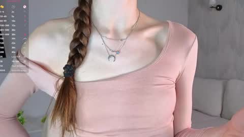 Hi I am Luna online show from 04-29-26, 03:05
