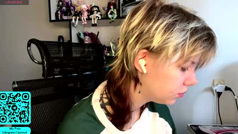 Lilian online show from 04-11-26, 07:02