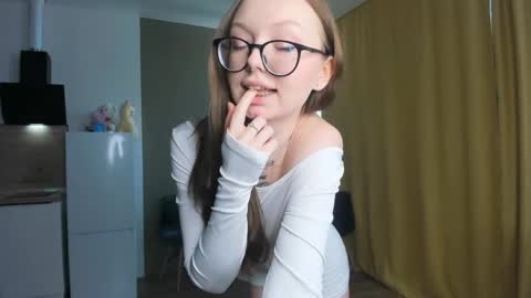 Snapshot of liliangaye chatting on 06-04-26, 09:37 liliangaye online show from 06-04-26, 09:37