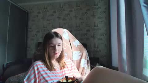 Snapshot of liliawoolf chatting on 06-18-26, 05:51 liliawoolf online show from 06-18-26, 05:51