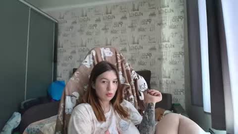 Snapshot of liliawoolf chatting on 06-25-26, 09:14 liliawoolf online show from 06-25-26, 09:14
