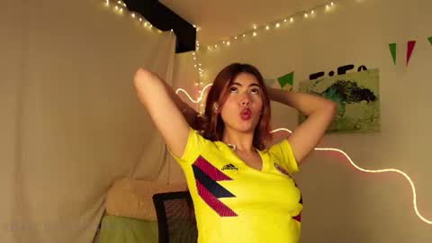 Snapshot of lilicum301 chatting on 06-18-26, 04:57 your love online show from 06-18-26, 04:57