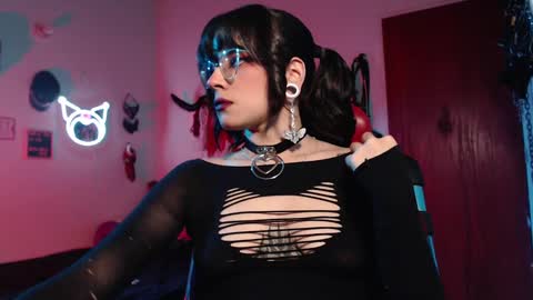 Molly online show from 12-19-24, 02:34