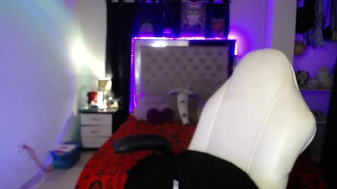 Snapshot of lilith__murphy chatting on 04-08-26, 10:54 Lilith online show from 04-08-26, 10:54
