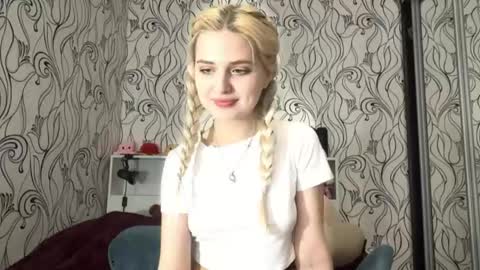 Lilly online show from 04-16-26, 01:12