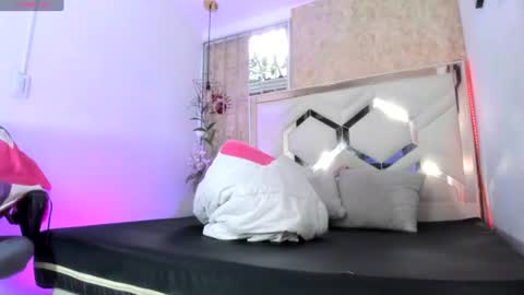 Snapshot of lilith_libelula chatting on 06-12-26, 11:31 lilith_libelula online show from 06-12-26, 11:31