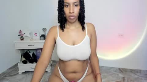 Snapshot of lilith_vision chatting on 06-19-26, 04:17 Alejandra online show from 06-19-26, 04:17