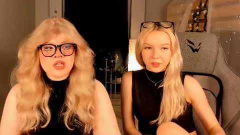 Snapshot of lilithnelson chatting on 06-27-26, 12:22 LilithNelson online show from 06-27-26, 12:22