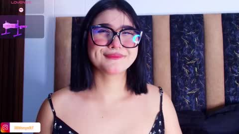 lilithnyx_x online show from 05-18-26, 03:07