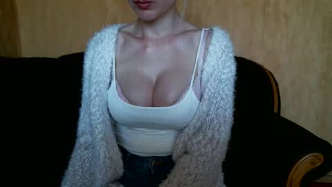 Snapshot of lilithris chatting on 05-14-26, 04:14 Lenkaa777 online show from 05-14-26, 04:14