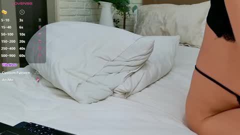 Snapshot of lilithvyre chatting on 04-19-26, 06:10 Emeli online show from 04-19-26, 06:10