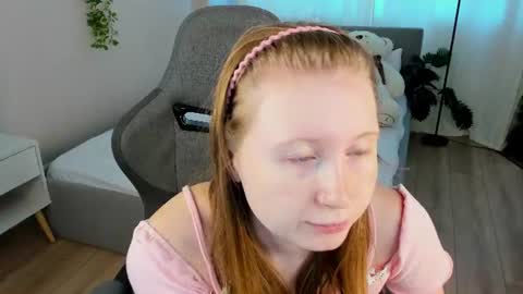 Snapshot of lilitiny chatting on 08-08-26, 01:52 Lili Tiny GMT2 3-10AM MonTueWedThuSat online show from 08-08-26, 01:52