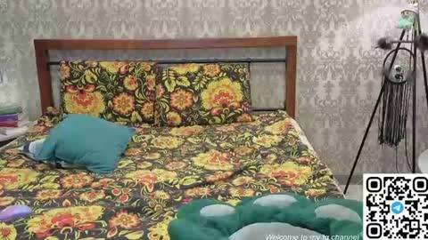 Snapshot of lill_mary chatting on 06-25-26, 05:12 Maria online show from 06-25-26, 05:12