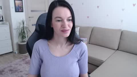 lilliyves online show from 04-27-26, 09:51
