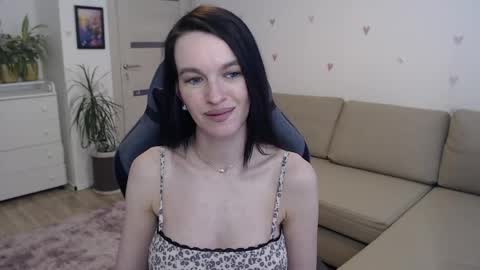lilliyves online show from 05-15-26, 04:14