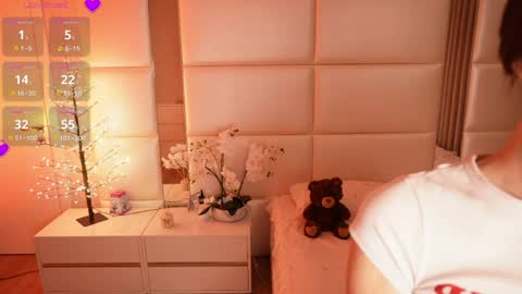 Lilly Colins online show from 05-19-26, 07:20