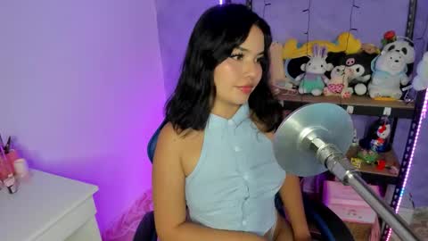 Snapshot of lilly_kinky chatting on 11-16-25, 03:45 Lilly online show from 11-16-25, 03:45