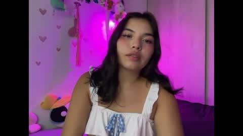 Snapshot of lilly_kinky chatting on 04-11-26, 04:06 Lilly online show from 04-11-26, 04:06