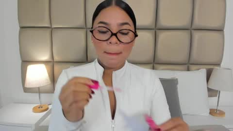 Lilly  online show from 05-27-26, 03:47