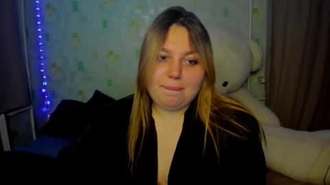 Snapshot of lillyhaigh chatting on 05-06-26, 12:30 lillyhaigh online show from 05-06-26, 12:30