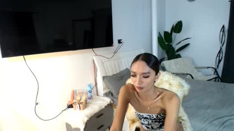 lillyholland online show from 02-22-25, 08:40